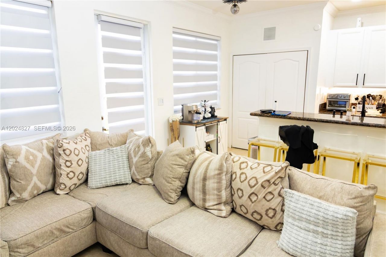 21101 NW 14th Pl, Unit 335, Miami Gardens, FL 33169 Photo