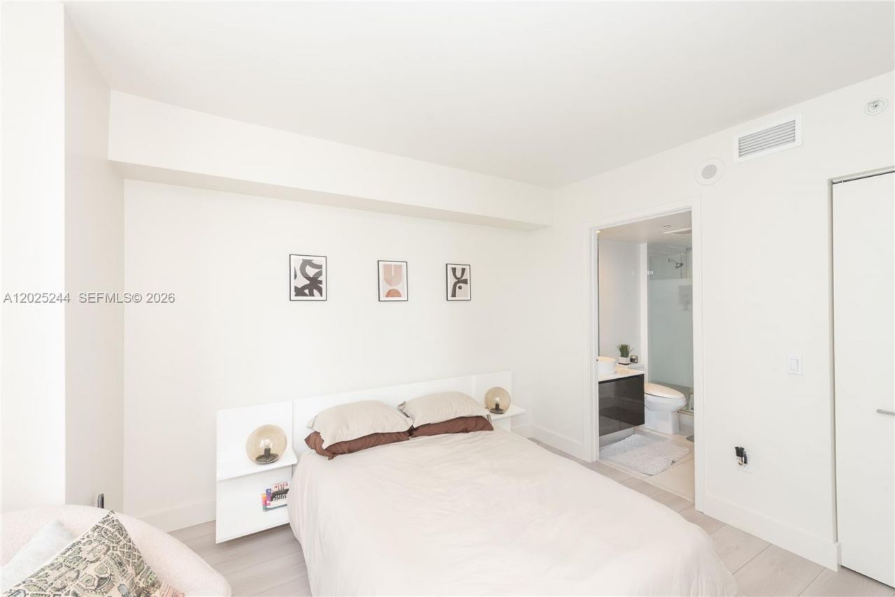 31 SE 6th St, Unit 2506, Miami, FL 33131 Photo