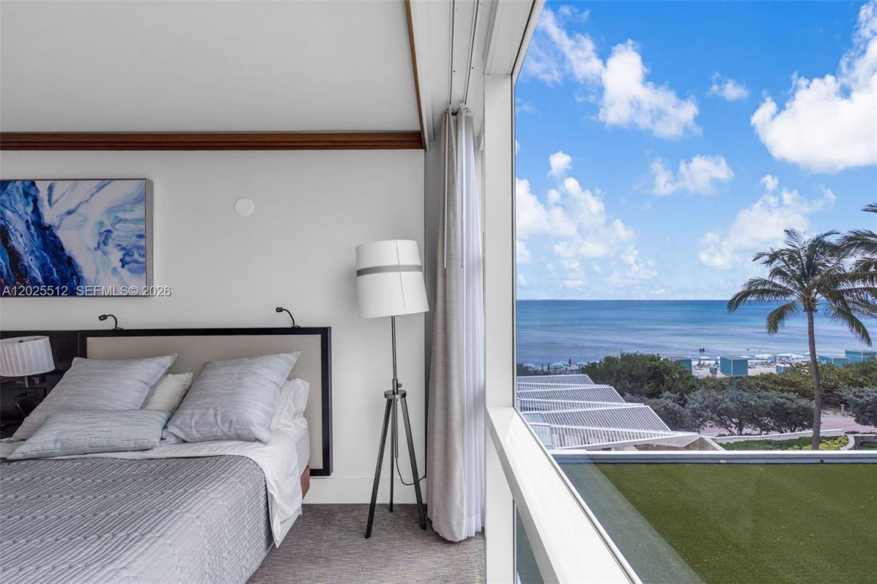 6801 Collins Ave , Unit 308 (Door , Miami Beach, FL 33141 Photo