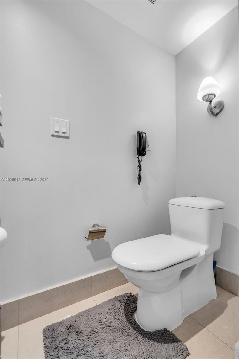 6801 Collins Ave , Unit 308 (Door , Miami Beach, FL 33141 Photo