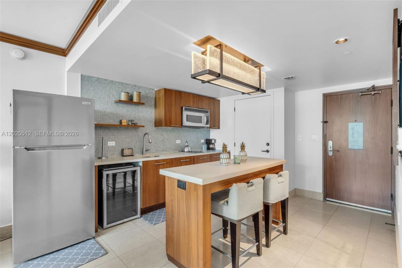 6801 Collins Ave , Unit 308 (Door , Miami Beach, FL 33141 Photo