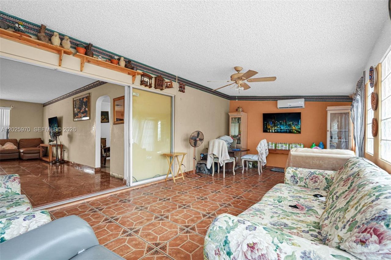 5065 SW 90th Ct, Miami, FL 33165 Photo
