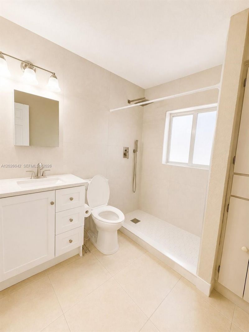 5551 E 4th Ave, Hialeah, FL 33013 Photo