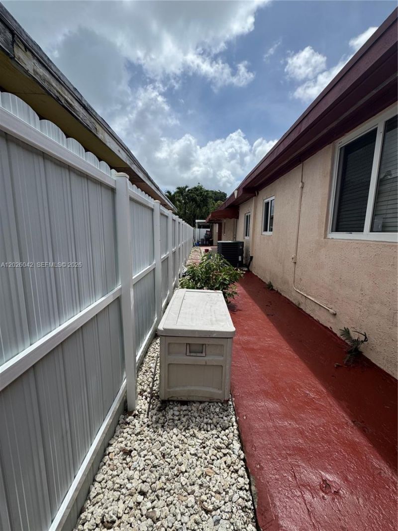 5551 E 4th Ave, Hialeah, FL 33013 Photo