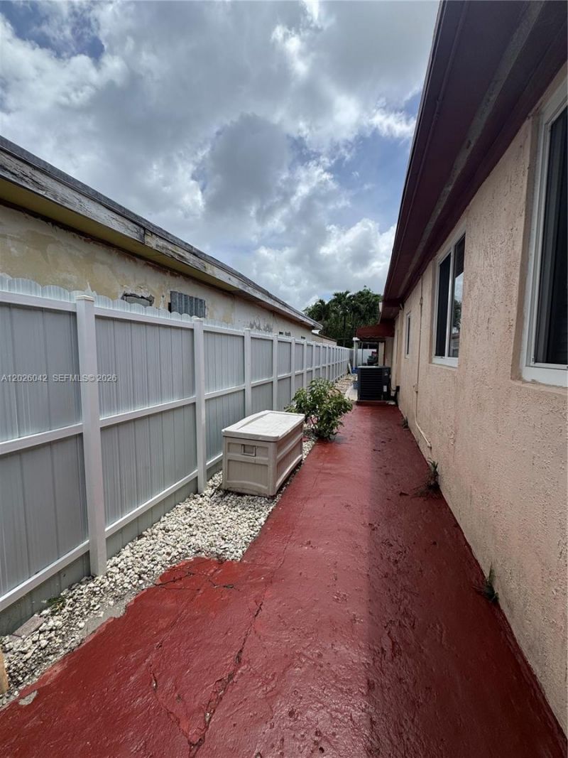 5551 E 4th Ave, Hialeah, FL 33013 Photo