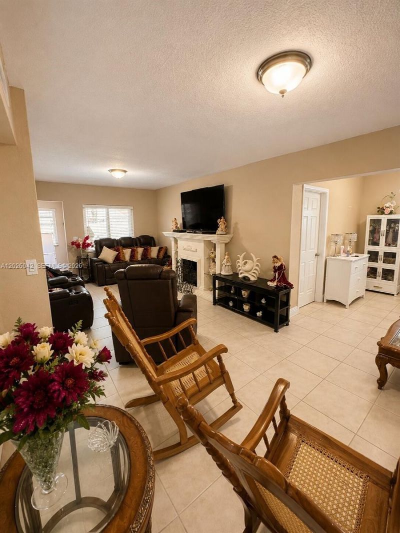 5551 E 4th Ave, Hialeah, FL 33013 Photo