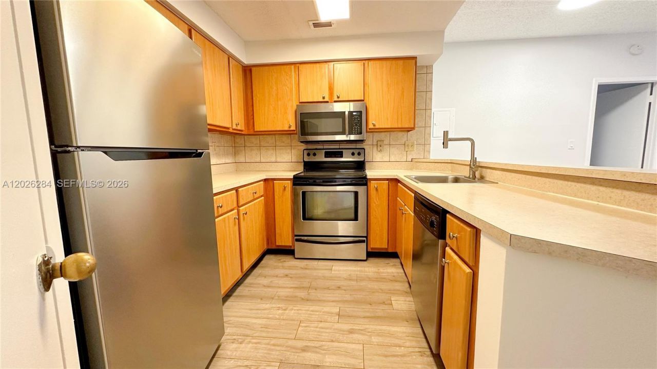 2445 SW 18th Ter , Unit 107, Fort Lauderdale, FL 33315 Photo