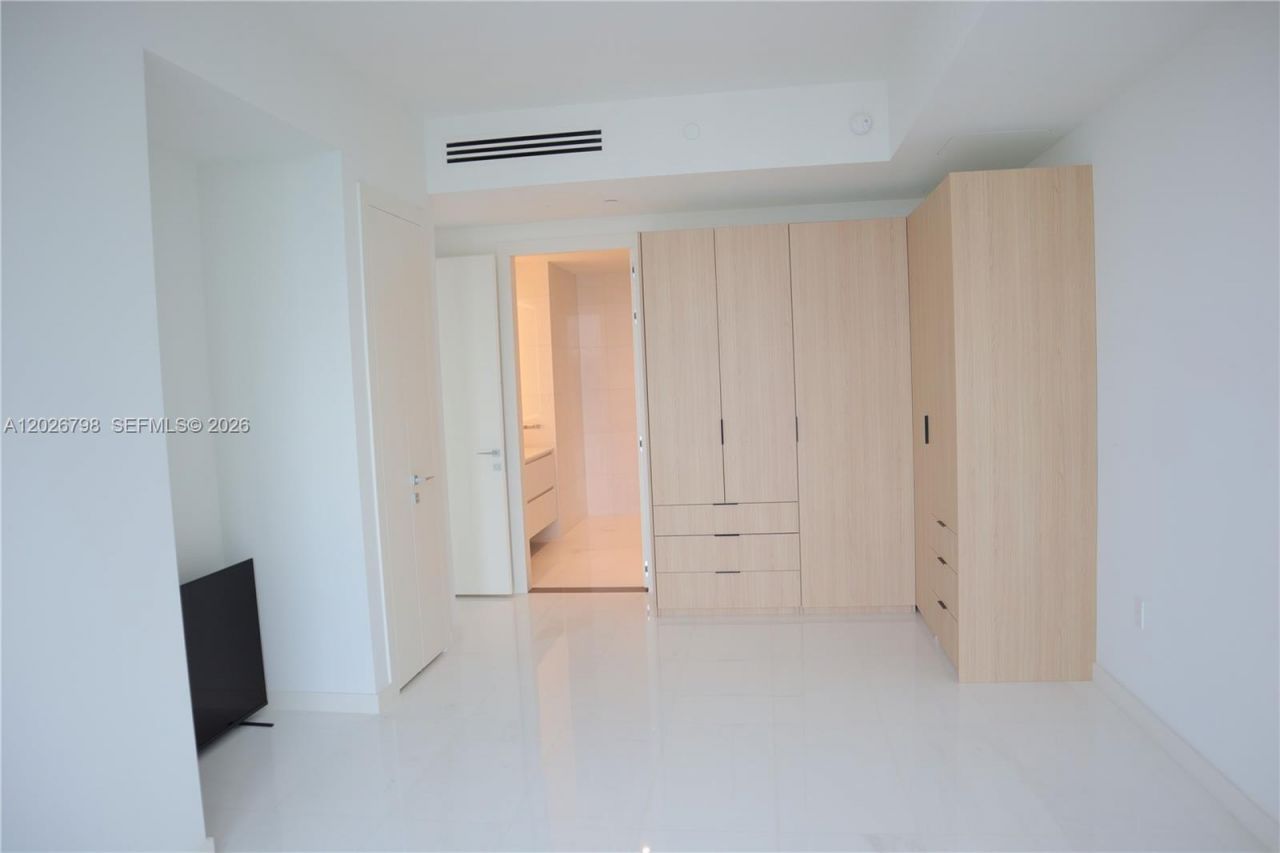 300 Biscayne Blvd Way , Unit 4609, Miami, FL 33131 Photo