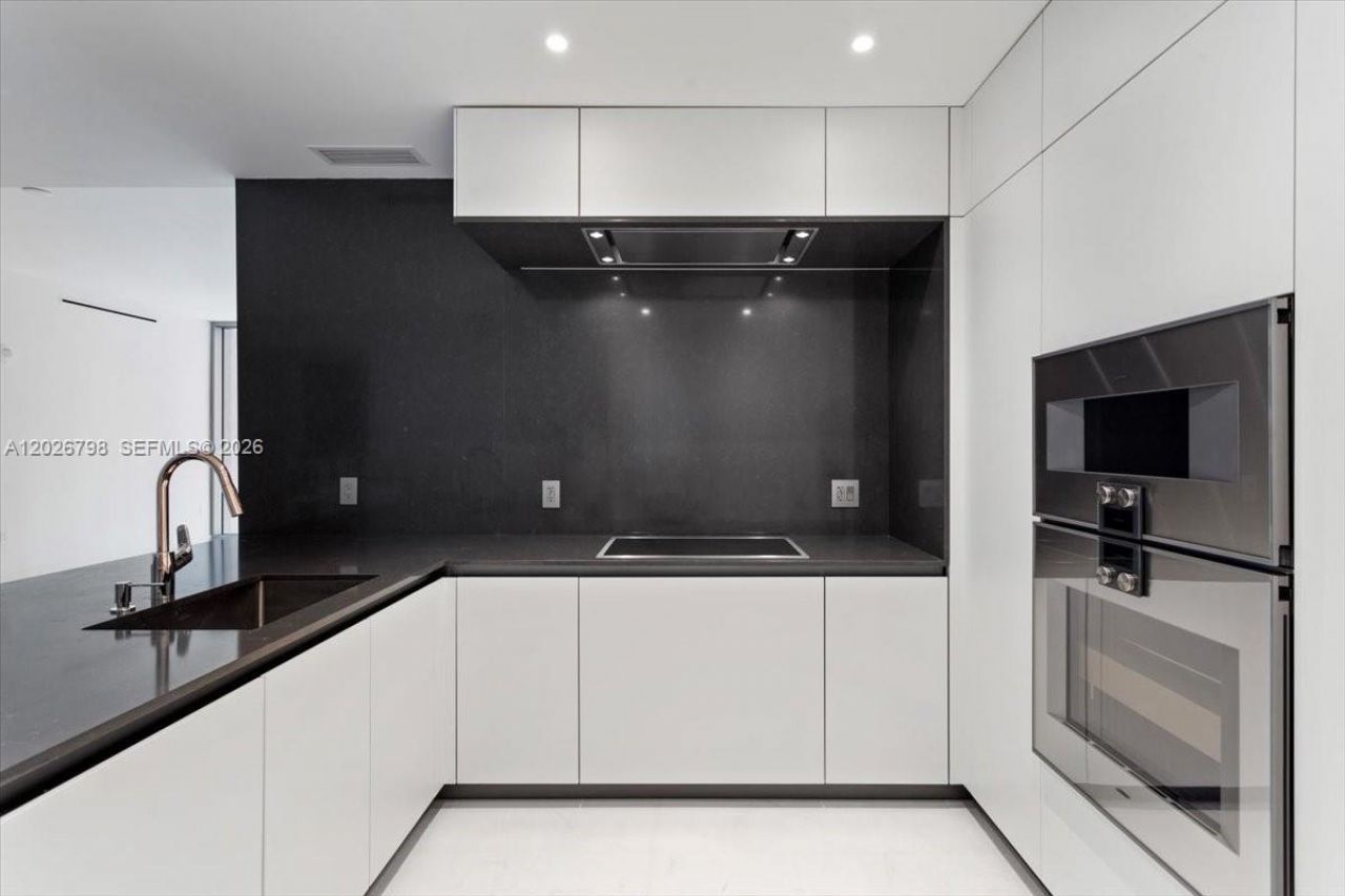 300 Biscayne Blvd Way , Unit 4609, Miami, FL 33131 Photo