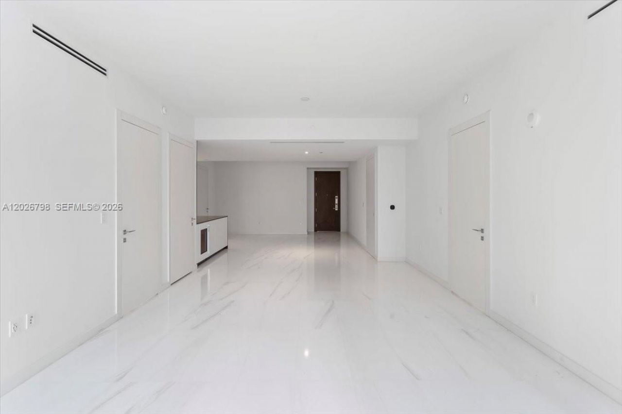 300 Biscayne Blvd Way , Unit 4609, Miami, FL 33131 Photo