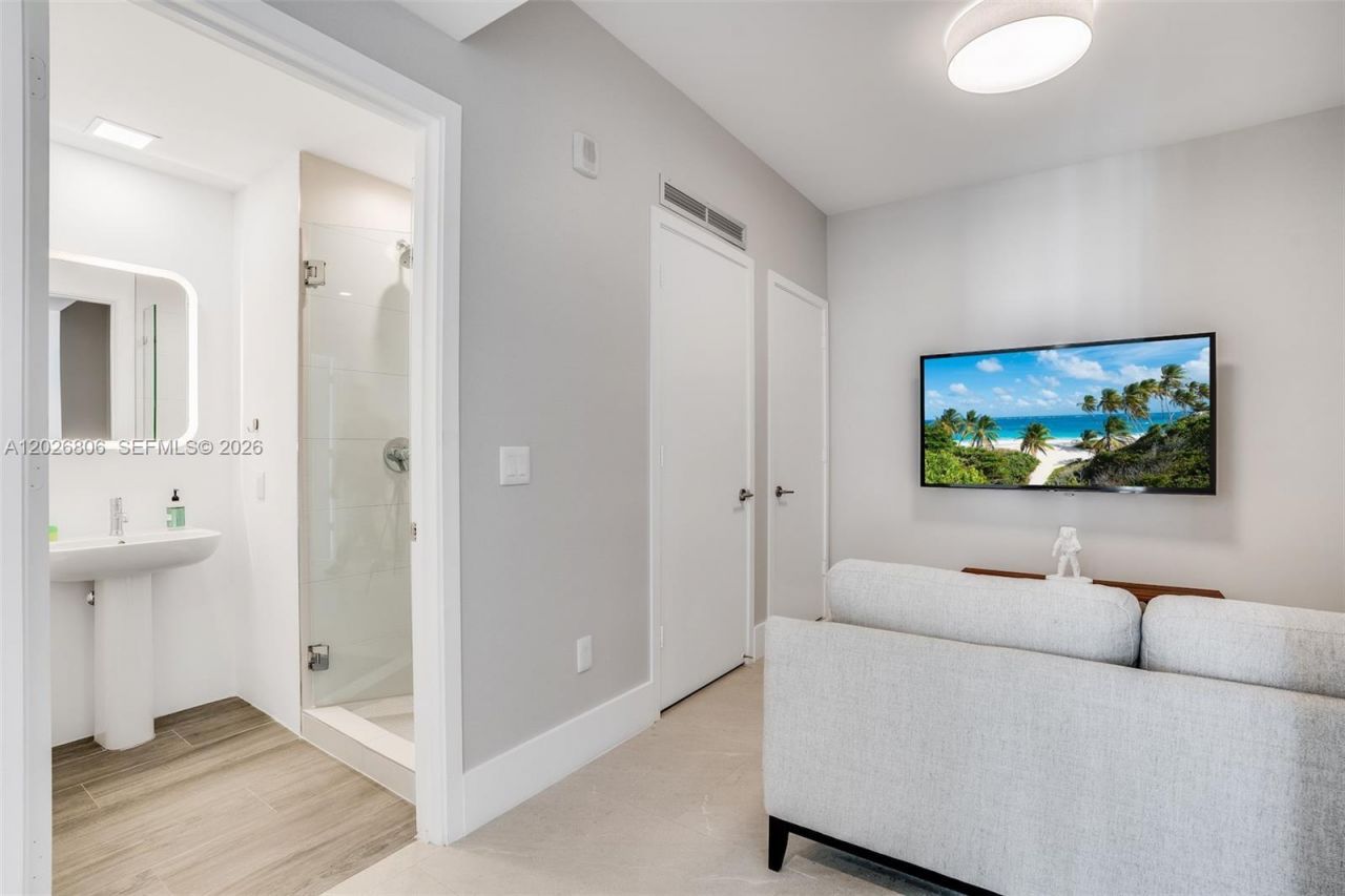 2900 NE 7th Ave , Unit 3702, Miami, FL 33137 Photo