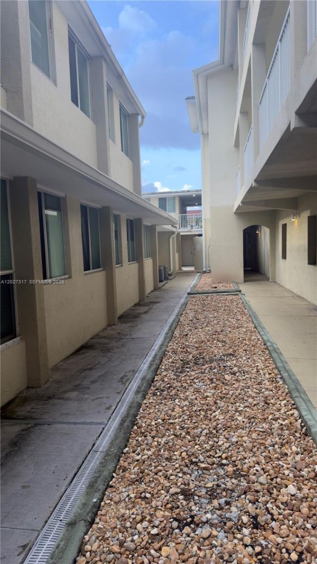 1025 SW 7th Ave , Unit 5, Miami, FL 33130 Photo