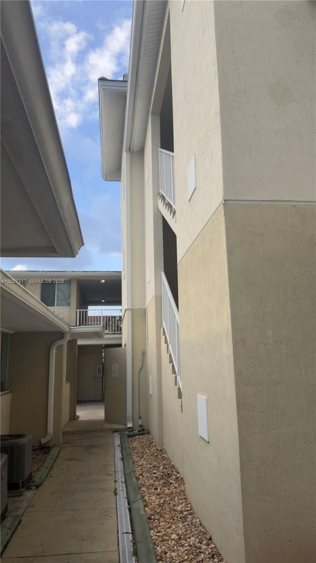 1025 SW 7th Ave , Unit 5, Miami, FL 33130 Photo