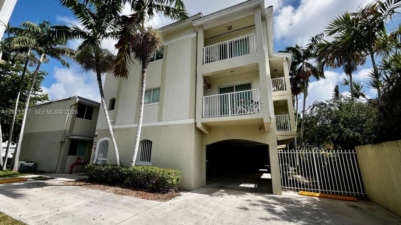 1025 SW 7th Ave , Unit 5, Miami, FL 33130 Photo