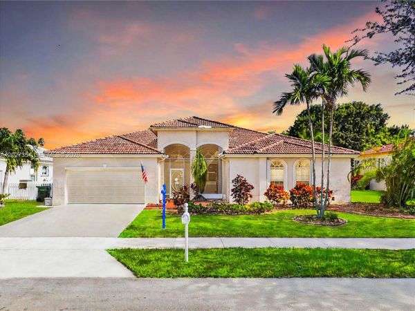 2835 Fairways Dr , Homestead, FL 33035