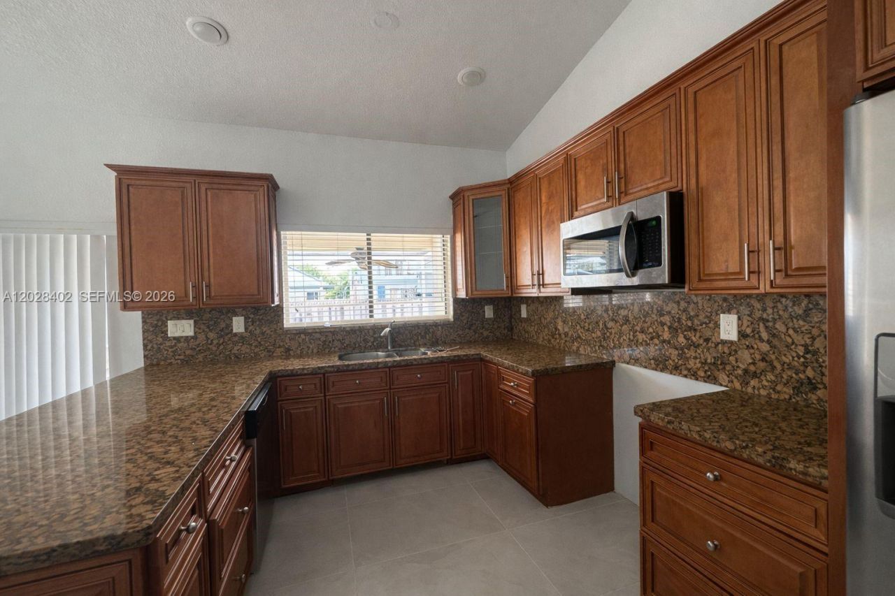 10034 SW 221st St , Cutler Bay, FL 33190 Photo