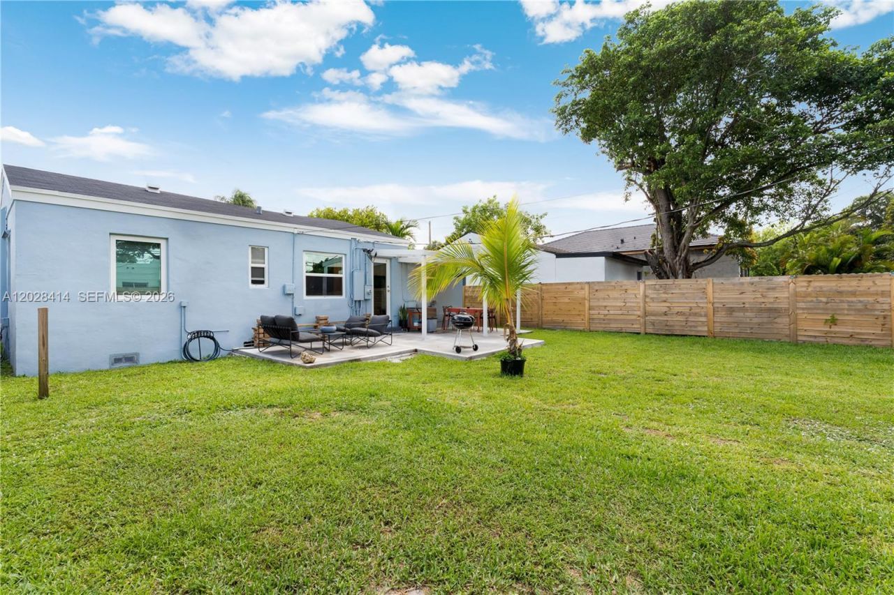 541 NW 49th St , Miami, FL 33127 Photo