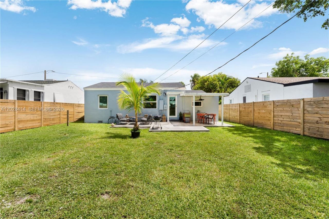 541 NW 49th St , Miami, FL 33127 Photo