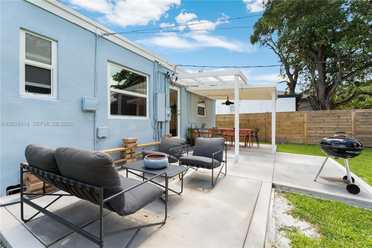 541 NW 49th St , Miami, FL 33127 Photo