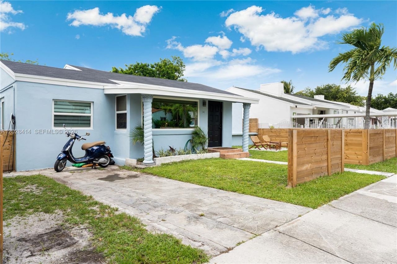 541 NW 49th St , Miami, FL 33127 Photo