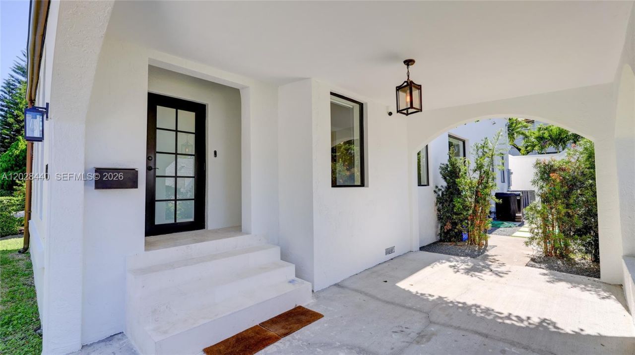 426 Aragon Ave, Coral Gables, FL 33134 Photo