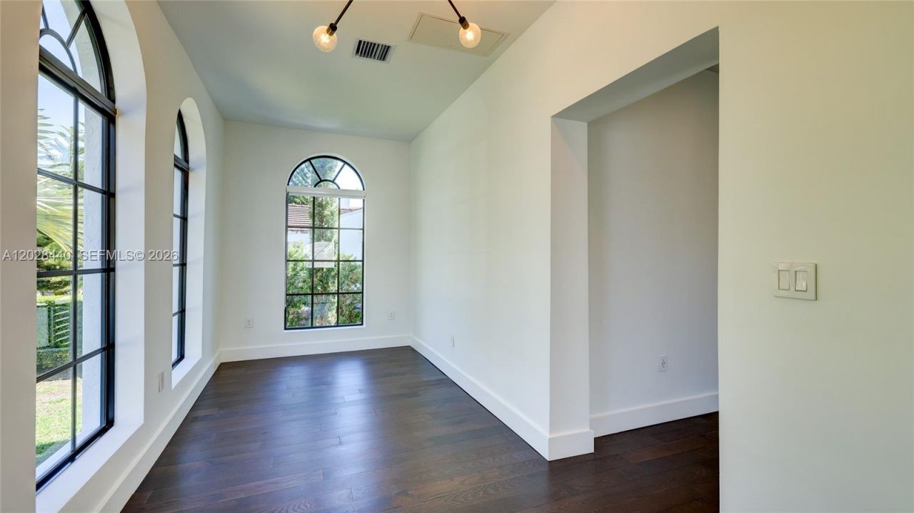 426 Aragon Ave, Coral Gables, FL 33134 Photo