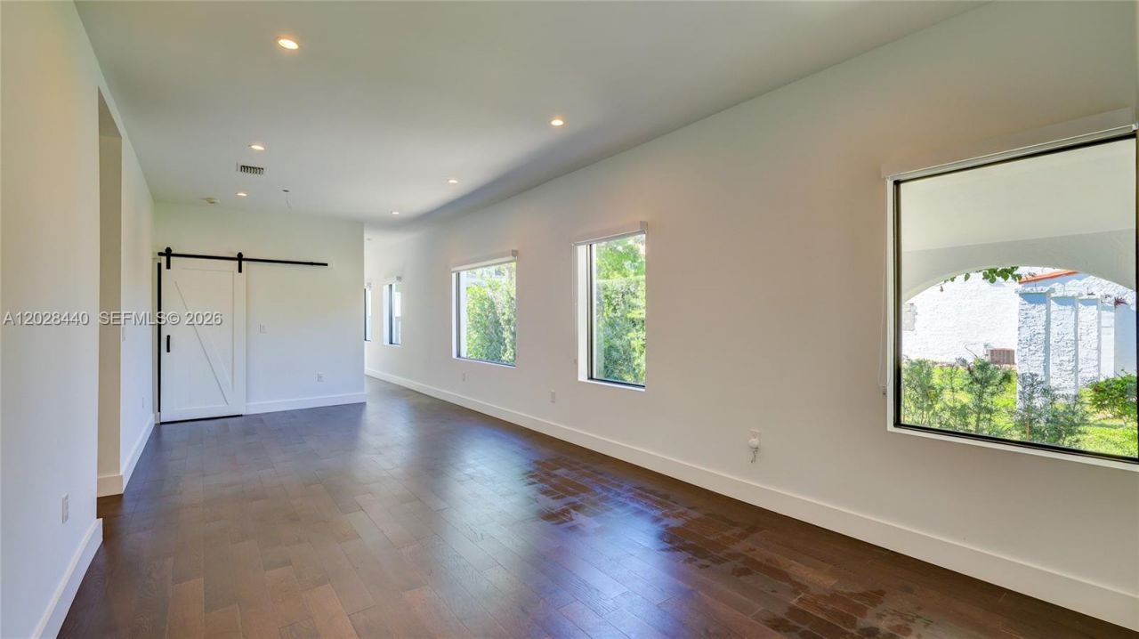 426 Aragon Ave, Coral Gables, FL 33134 Photo