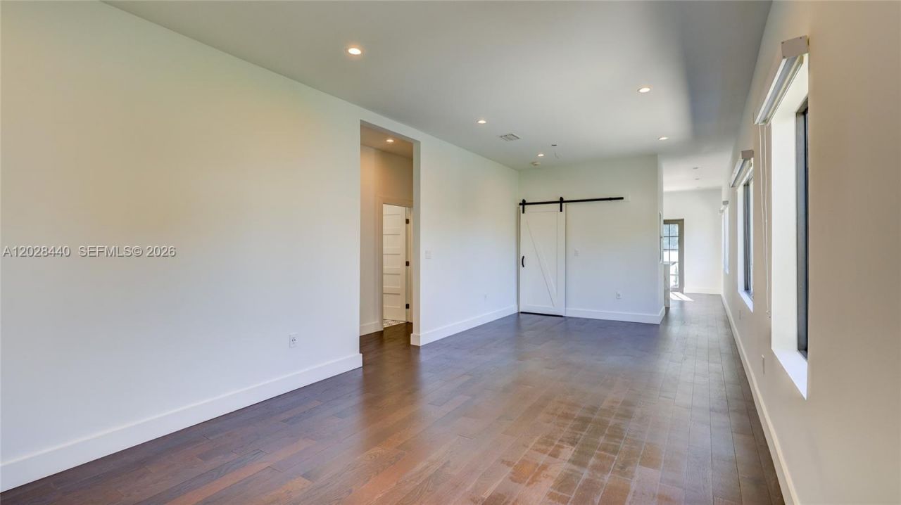 426 Aragon Ave, Coral Gables, FL 33134 Photo