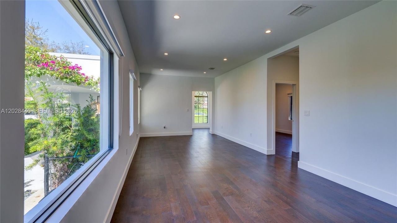 426 Aragon Ave, Coral Gables, FL 33134 Photo
