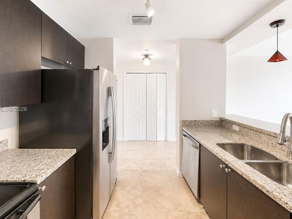 2650 SW 37th Ave, Unit 506, Miami, FL 33133