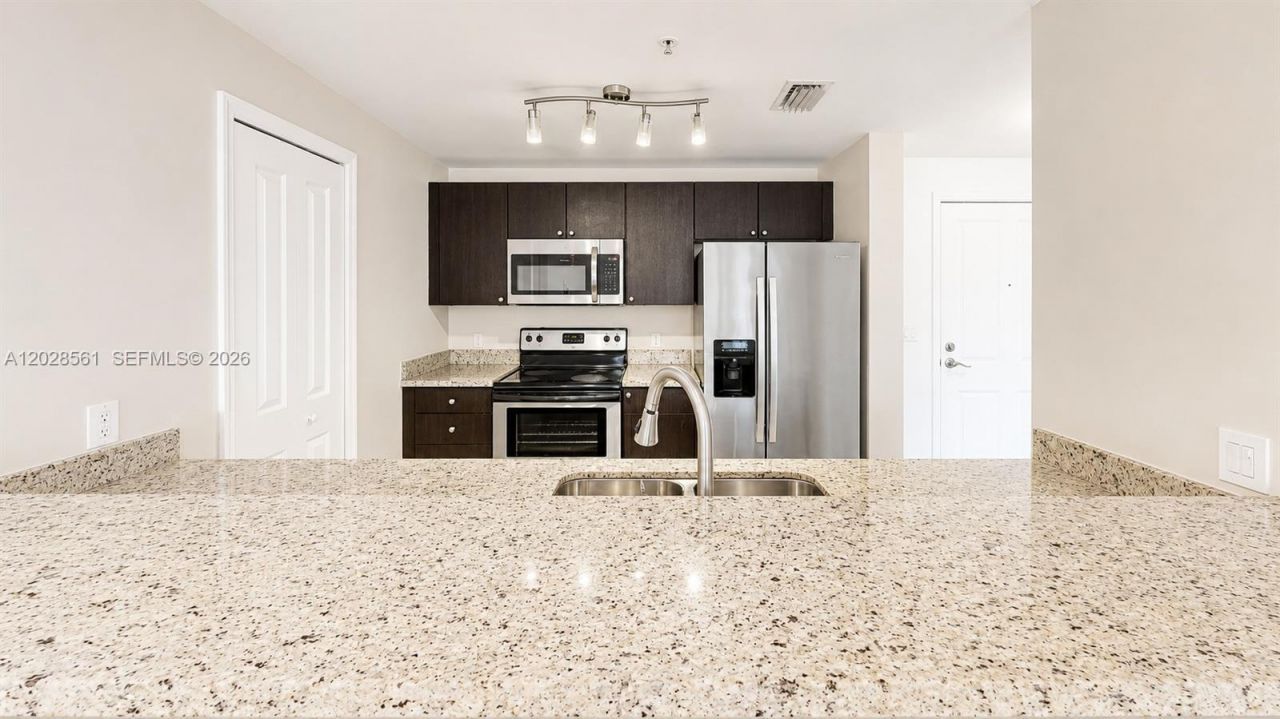 2650 SW 37th Ave, Unit 506, Miami, FL 33133 Photo