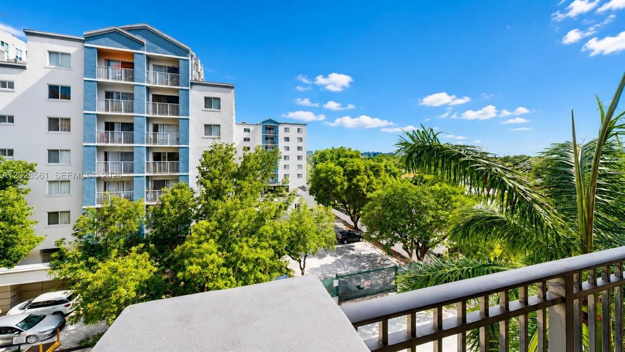 2650 SW 37th Ave, Unit 506, Miami, FL 33133 Photo