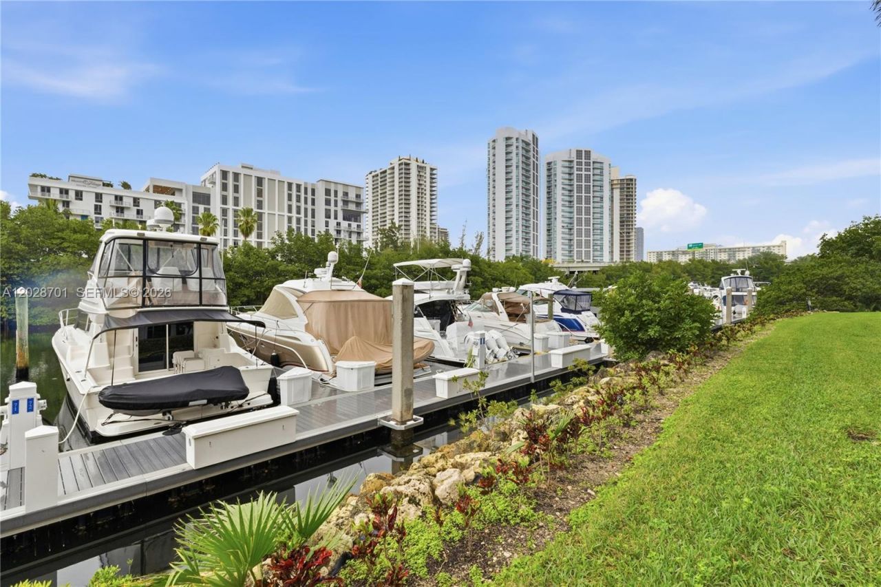 3500 Mystic Pointe Dr , Unit 104, Aventura, FL 33180 Photo