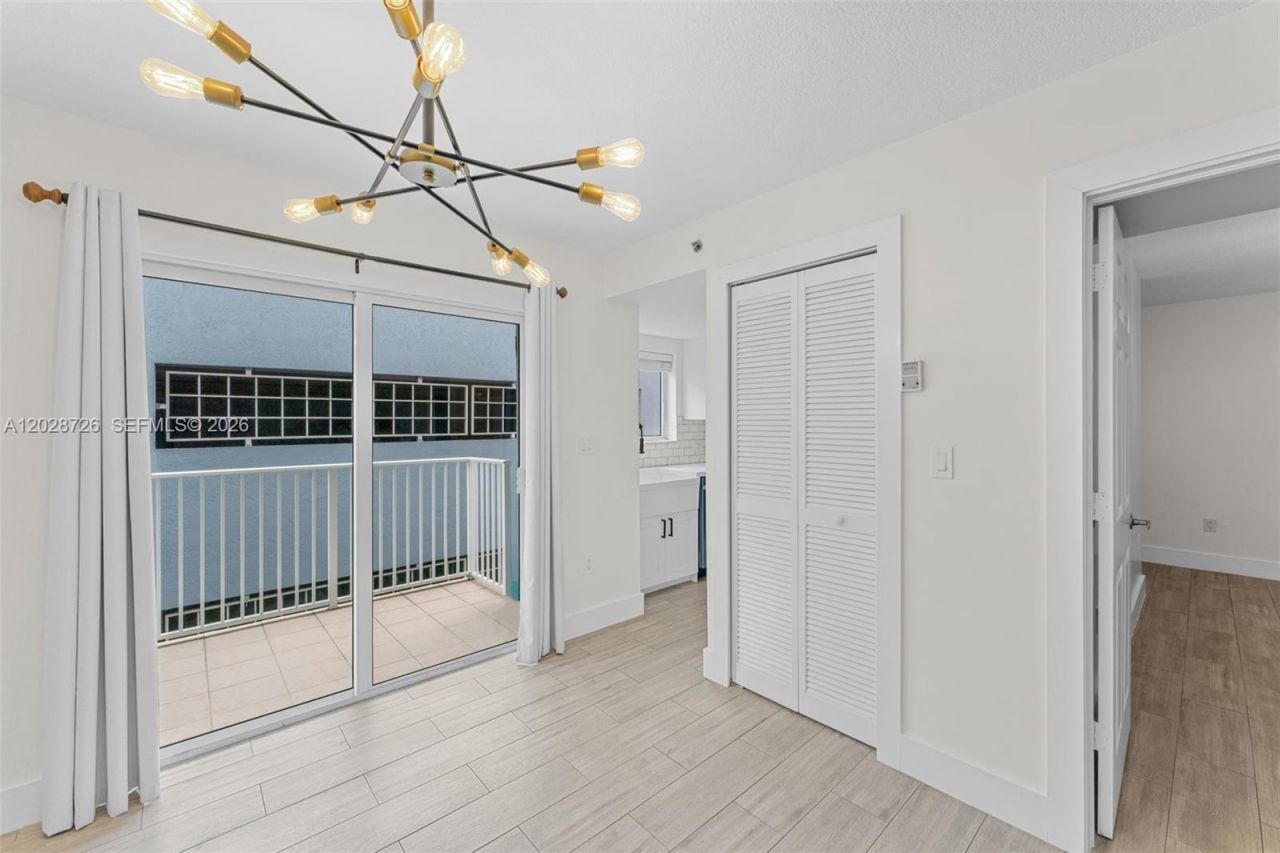 2415 NW 16th St Rd, Unit 306, Miami, FL 33125 Photo
