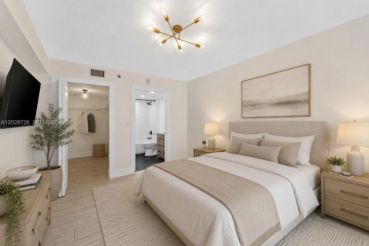 2415 NW 16th St Rd, Unit 306, Miami, FL 33125 Photo