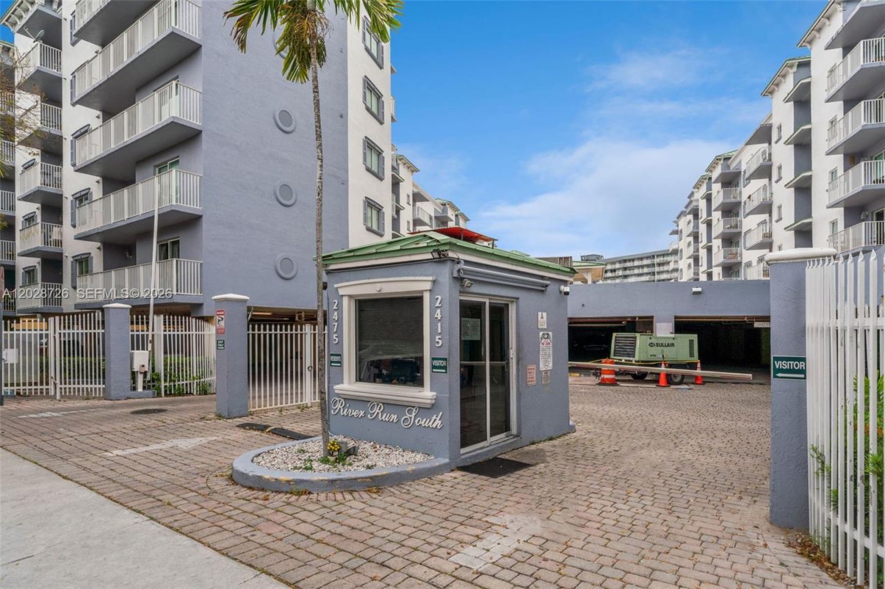 2415 NW 16th St Rd, Unit 306, Miami, FL 33125 Photo