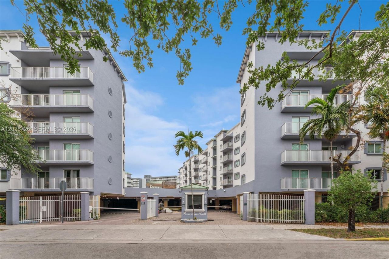 2415 NW 16th St Rd, Unit 306, Miami, FL 33125 Photo
