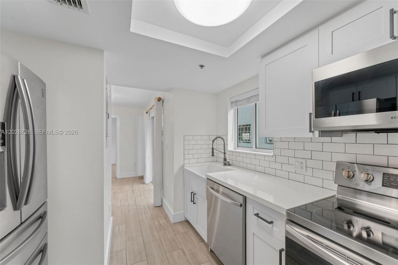 2415 NW 16th St Rd, Unit 306, Miami, FL 33125 Photo