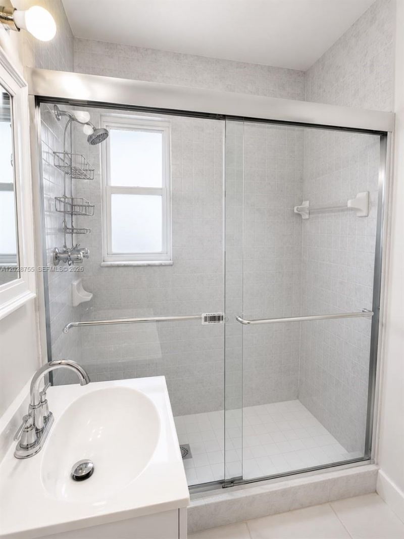 6330 SW 79th St , Unit 23, South Miami, FL 33143 Photo