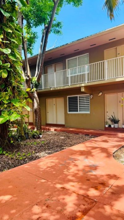 6330 SW 79th St , Unit 23, South Miami, FL 33143 Photo
