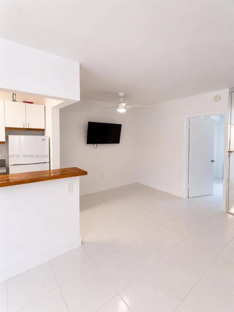 6330 SW 79th St , Unit 23, South Miami, FL 33143 Photo