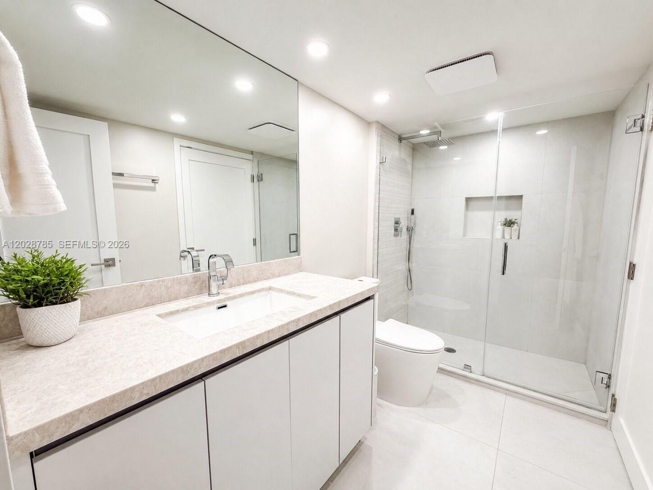 19667 Turnberry Way , Unit 6F, Aventura, FL 33180 Photo