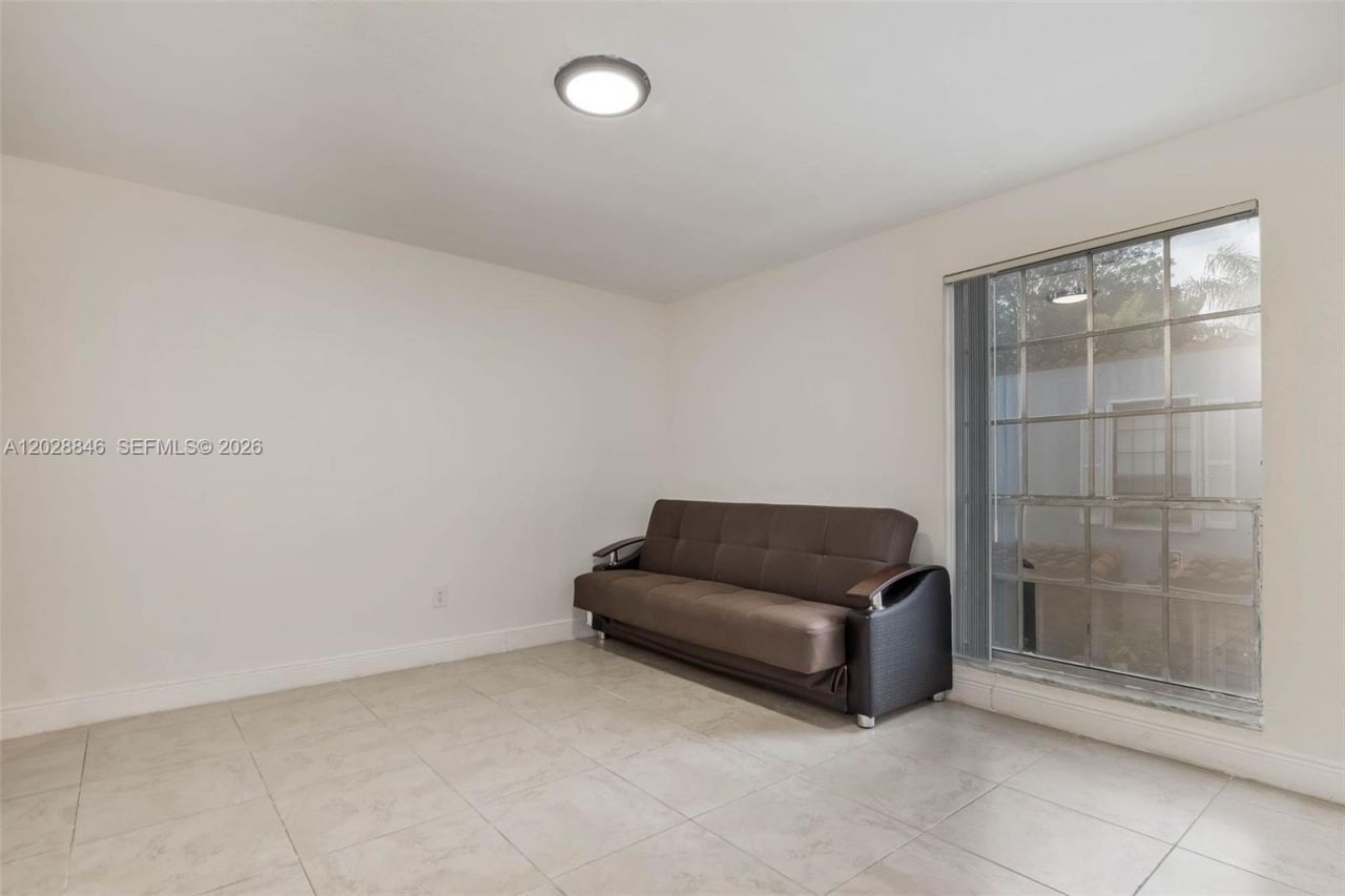 10748 N Kendall Dr , Unit N22, Miami, FL 33176 Photo