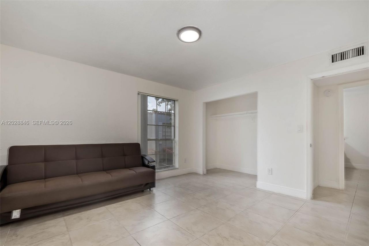 10748 N Kendall Dr , Unit N22, Miami, FL 33176 Photo