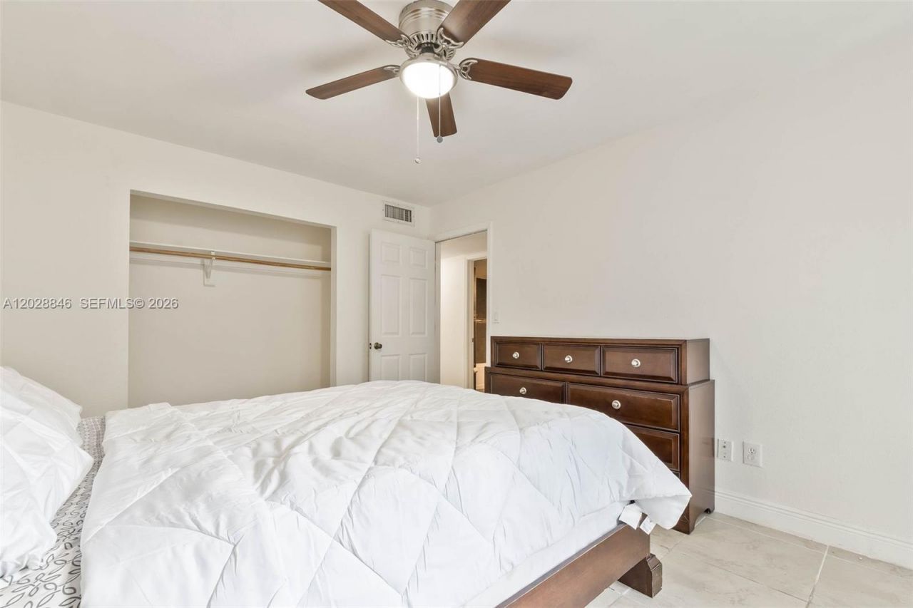 10748 N Kendall Dr , Unit N22, Miami, FL 33176 Photo