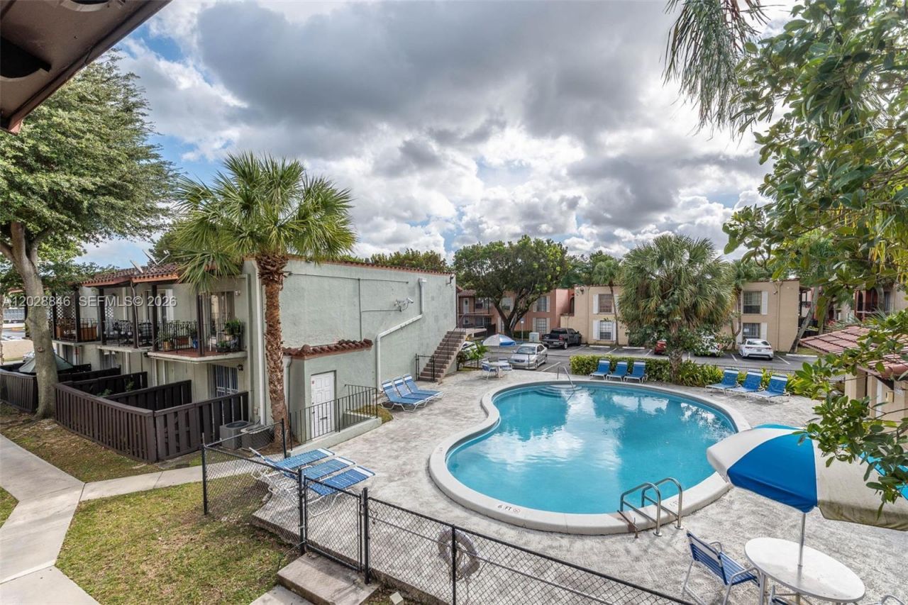 10748 N Kendall Dr , Unit N22, Miami, FL 33176 Photo