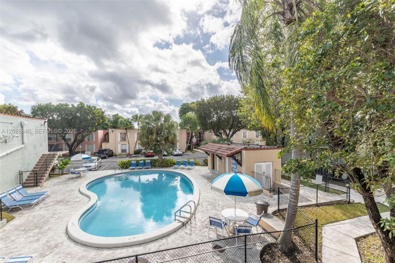 10748 N Kendall Dr , Unit N22, Miami, FL 33176 Photo