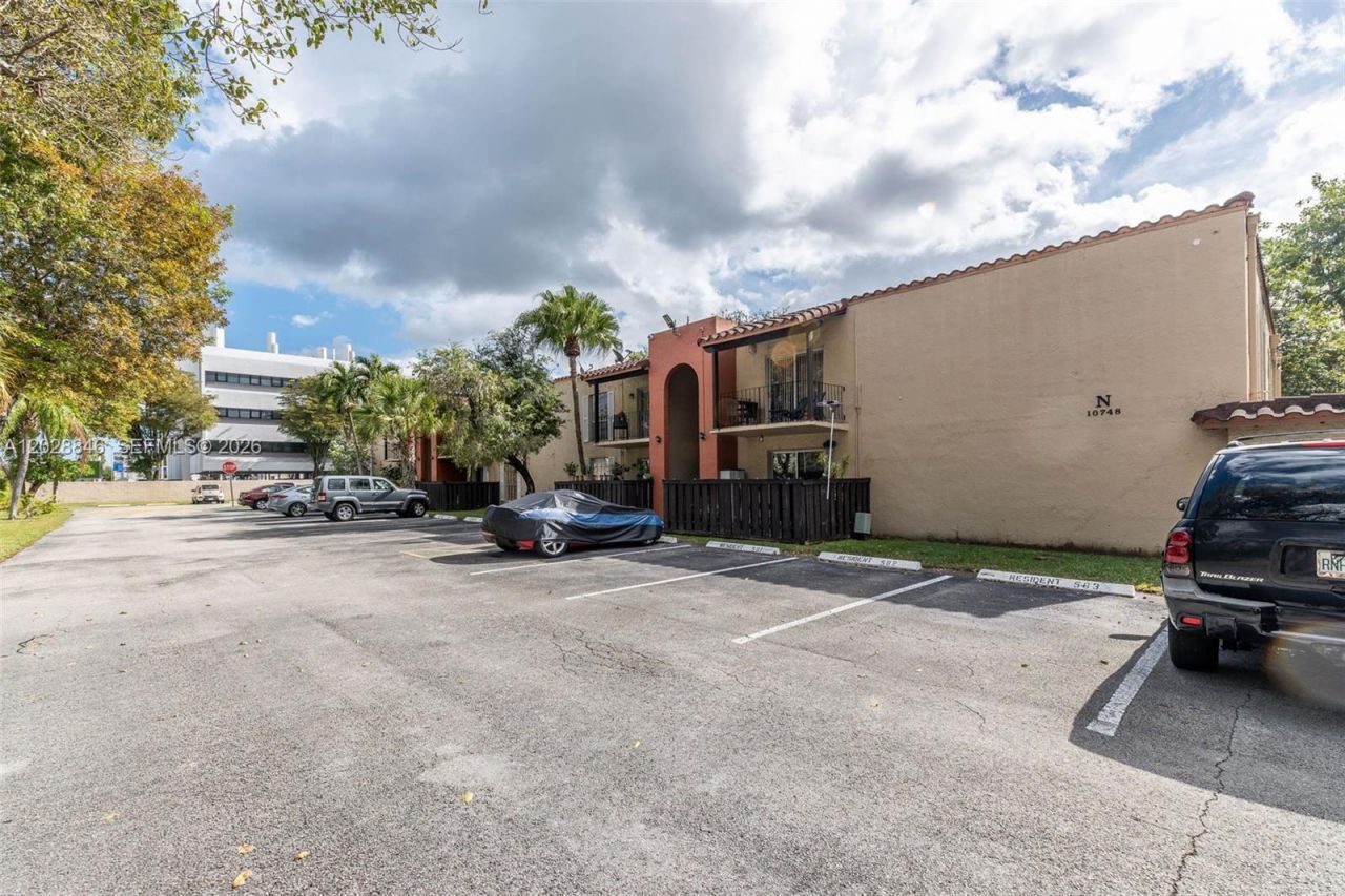 10748 N Kendall Dr , Unit N22, Miami, FL 33176 Photo