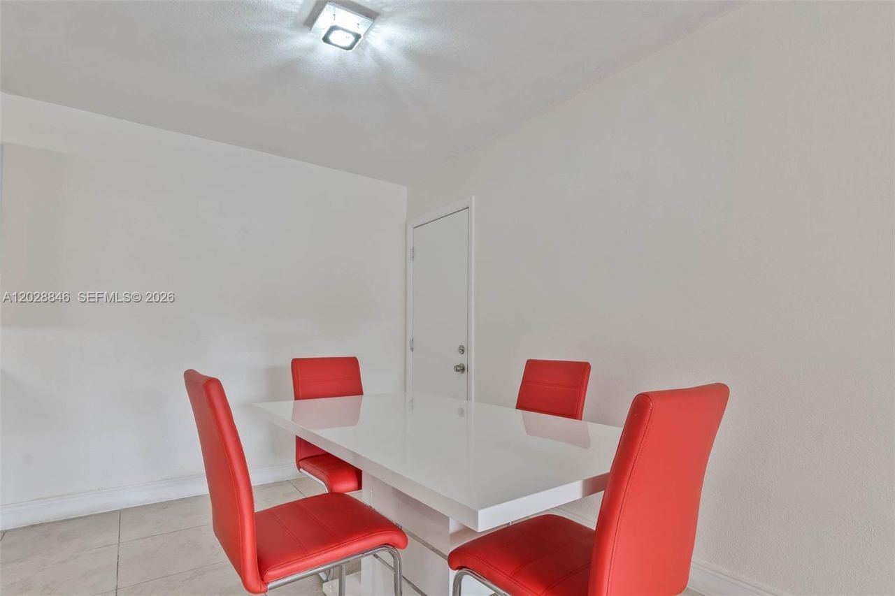 10748 N Kendall Dr , Unit N22, Miami, FL 33176 Photo