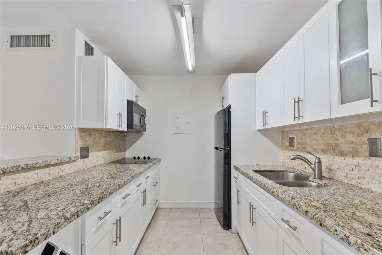 10748 N Kendall Dr , Unit N22, Miami, FL 33176 Photo